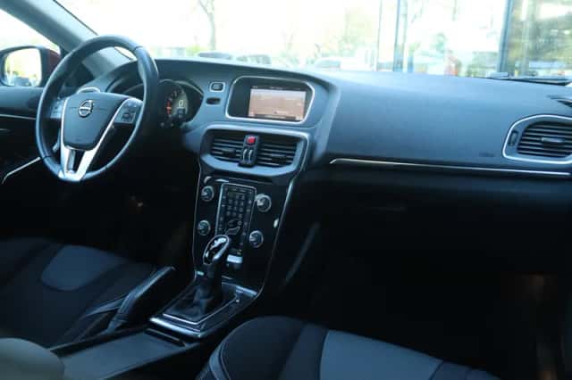 Volvo V40 (2017) thumbnail 3
