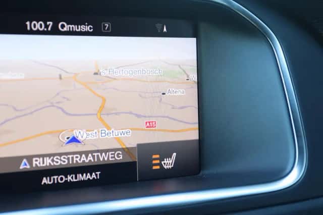 Volvo V40 (2017) thumbnail 22