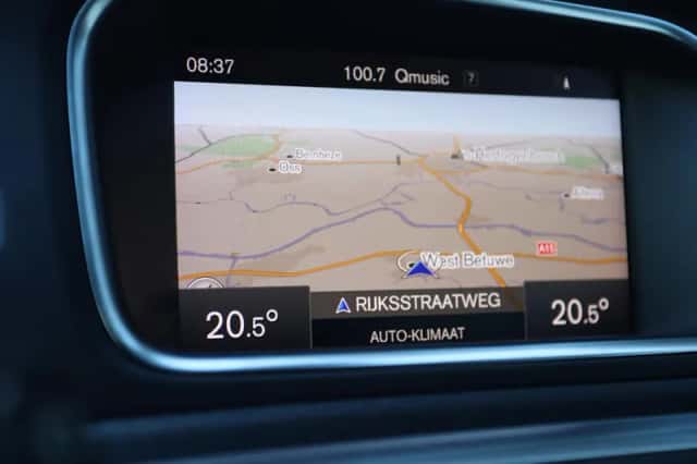 Volvo V40 (2017) thumbnail 23