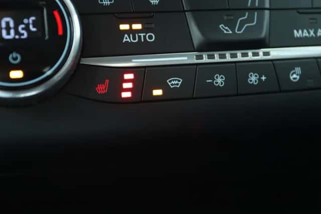 Ford Kuga (2020) thumbnail 4