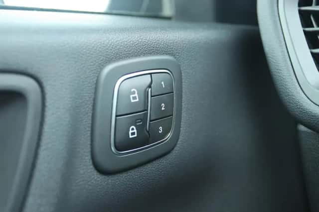 Ford Kuga (2020) thumbnail 6