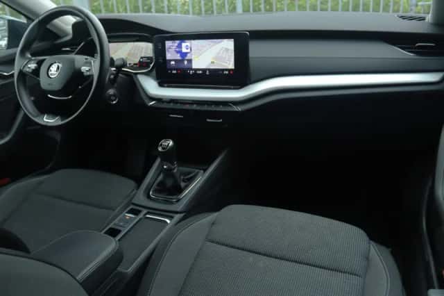 Škoda Octavia (2021) thumbnail 3