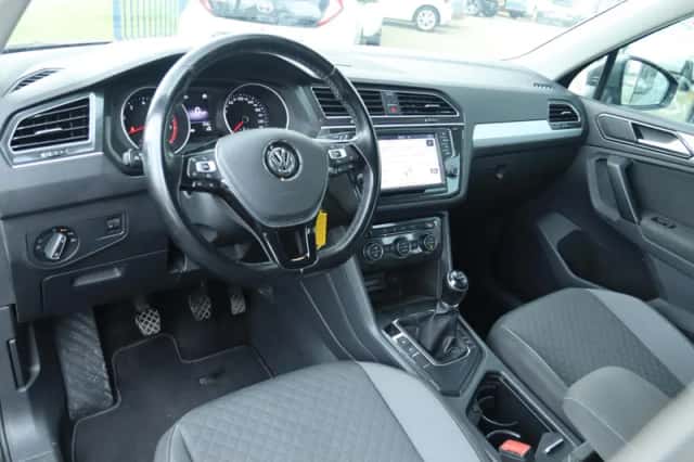 Volkswagen Tiguan (2017) thumbnail 16