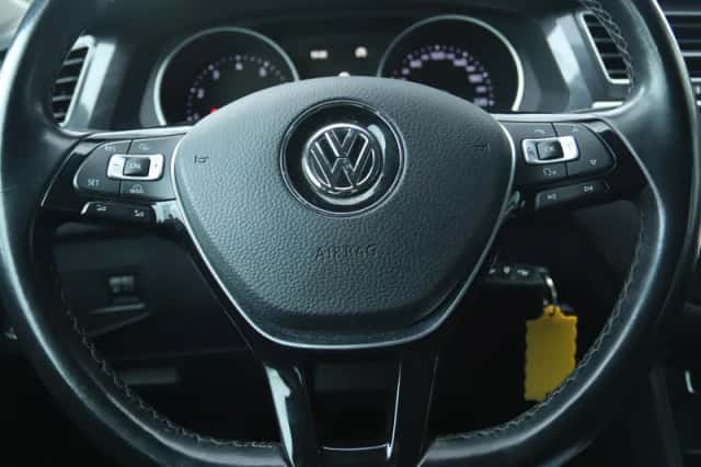 Volkswagen Tiguan (2017) thumbnail 18