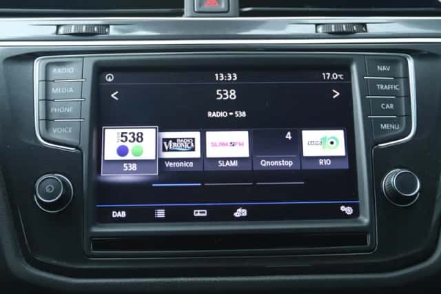 Volkswagen Tiguan (2017) thumbnail 24