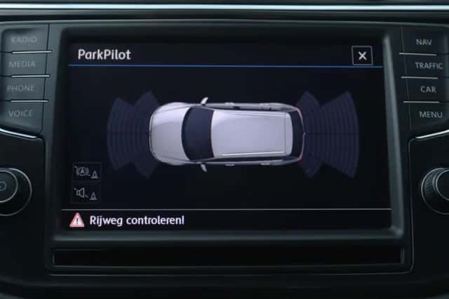 Volkswagen Tiguan (2017) thumbnail 25