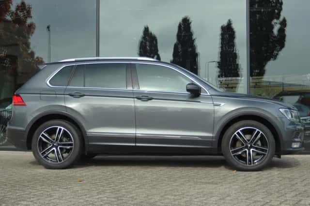 Volkswagen Tiguan (2017) thumbnail 6