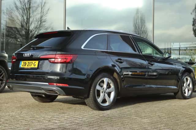 Audi A4 (2019) thumbnail 2