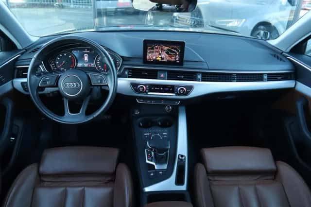 Audi A4 (2019) thumbnail 12