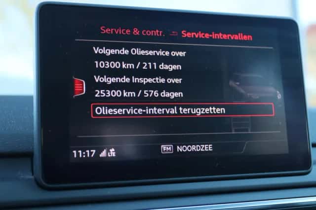 Audi A4 (2019) thumbnail 23