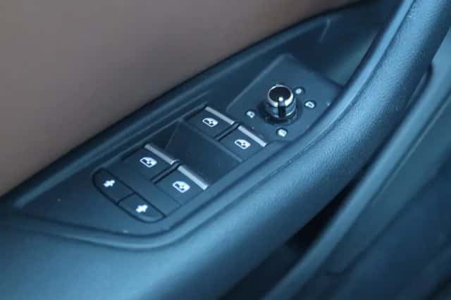 Audi A4 (2019) thumbnail 25