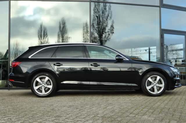 Audi A4 (2019) thumbnail 9