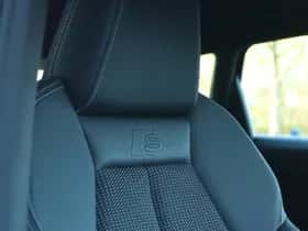 Audi Q4 (2022) thumbnail 5