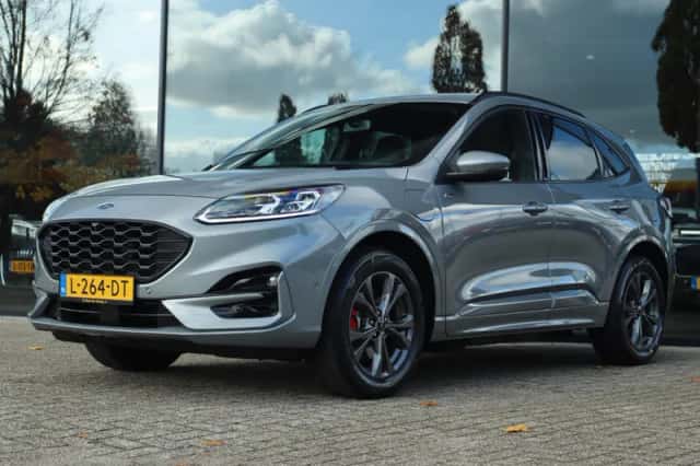 Ford Kuga (2021) thumbnail 1