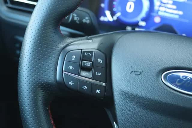 Ford Kuga (2021) thumbnail 25