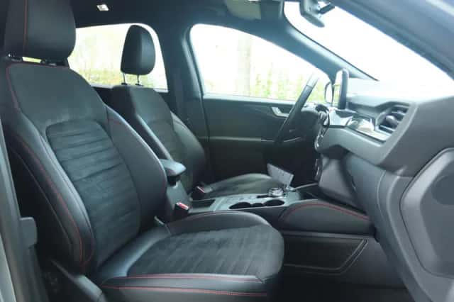 Ford Kuga (2021) thumbnail 4