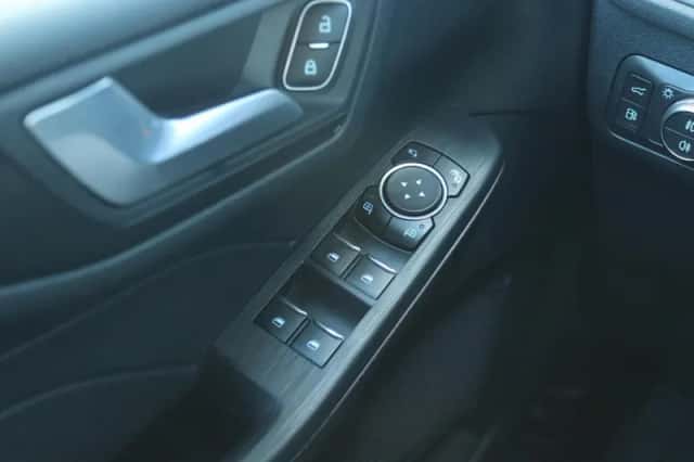 Ford Kuga (2021) thumbnail 41