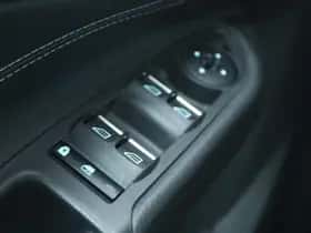 Ford C-Max (2016) thumbnail 30