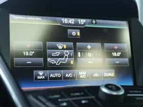 Ford C-Max (2016) thumbnail 33