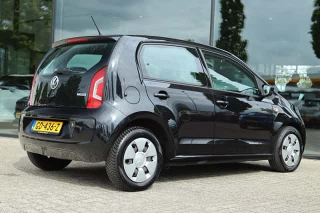 Volkswagen Up! (2015) thumbnail 2