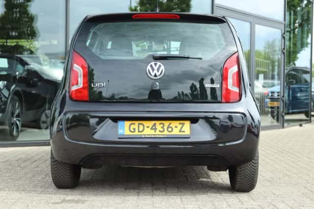 Volkswagen Up! (2015) thumbnail 9