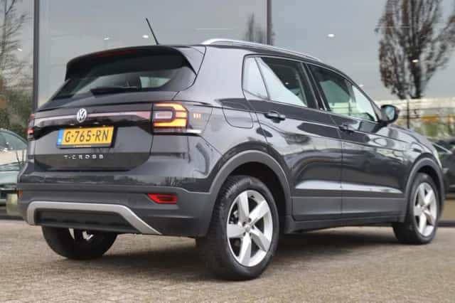 Volkswagen T-Cross (2019) thumbnail 2