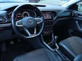 Volkswagen T-Cross thumbnail 3