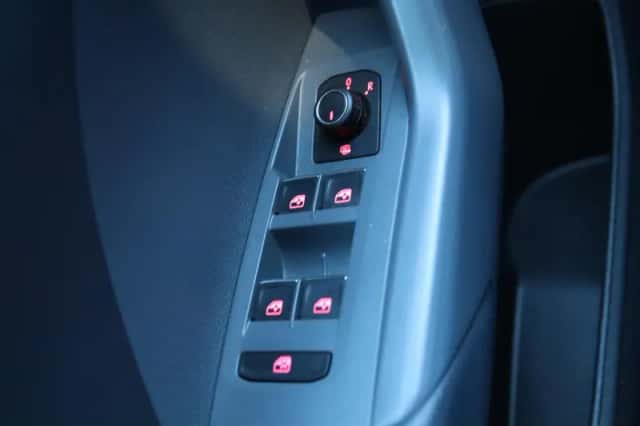 Volkswagen T-Cross (2019) thumbnail 32