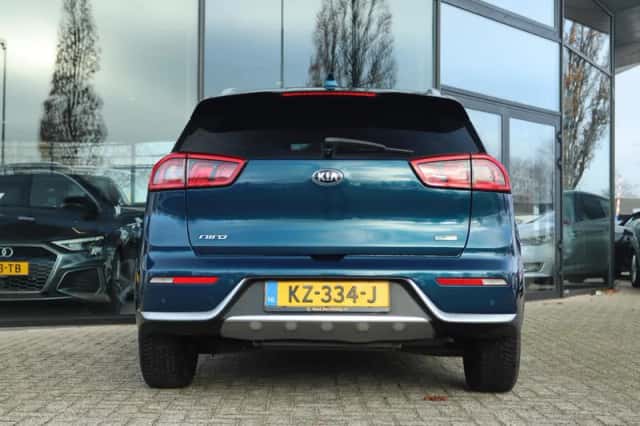 Kia Niro (2016) thumbnail 10