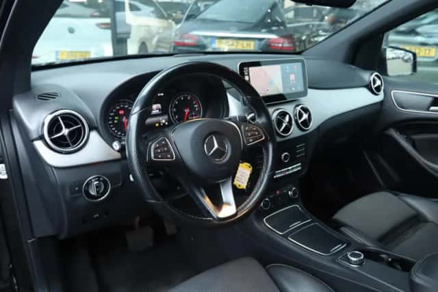 Mercedes-Benz B-Klasse (2016) thumbnail 3