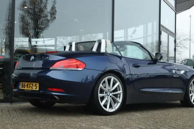 BMW Z4 (2009) thumbnail 11