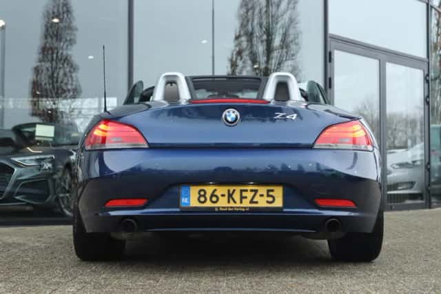 BMW Z4 (2009) thumbnail 12