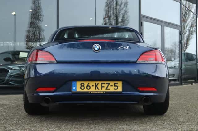 BMW Z4 (2009) thumbnail 13