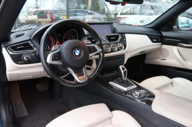 BMW Z4 (2009) thumbnail 3