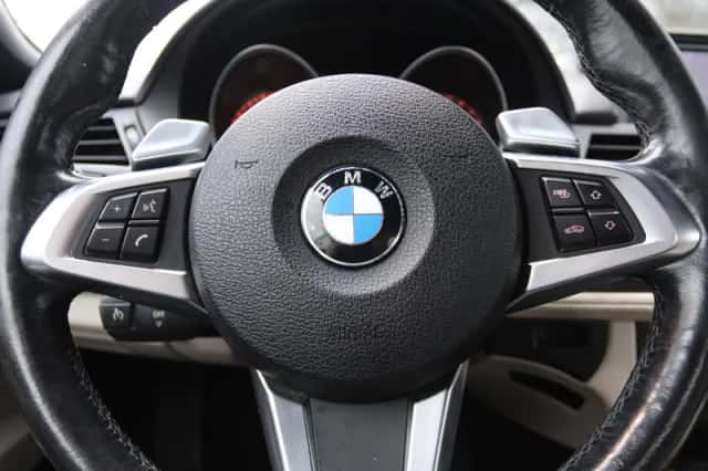 BMW Z4 (2009) thumbnail 22