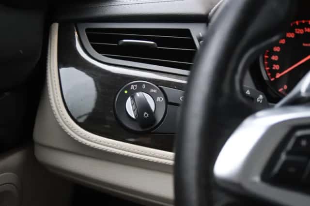 BMW Z4 (2009) thumbnail 29