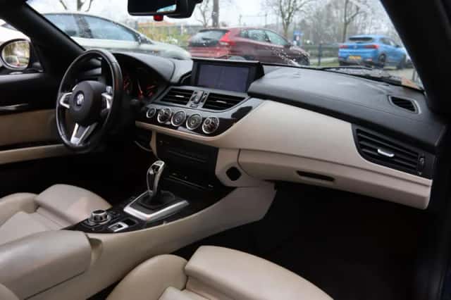 BMW Z4 (2009) thumbnail 6