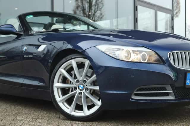 BMW Z4 (2009) thumbnail 9