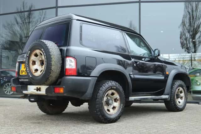 Nissan Patrol (2004) thumbnail 2