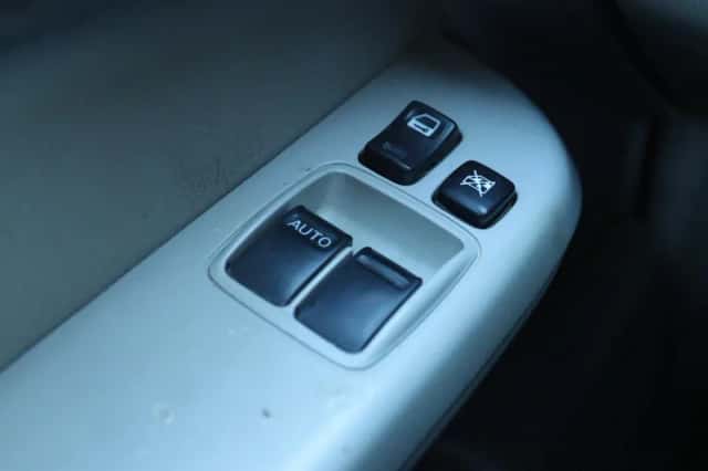 Nissan Patrol (2004) thumbnail 15