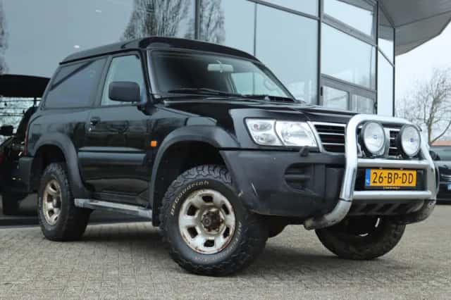 Nissan Patrol (2004) thumbnail 4