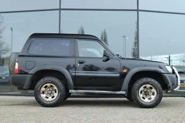 Nissan Patrol (2004) thumbnail 5