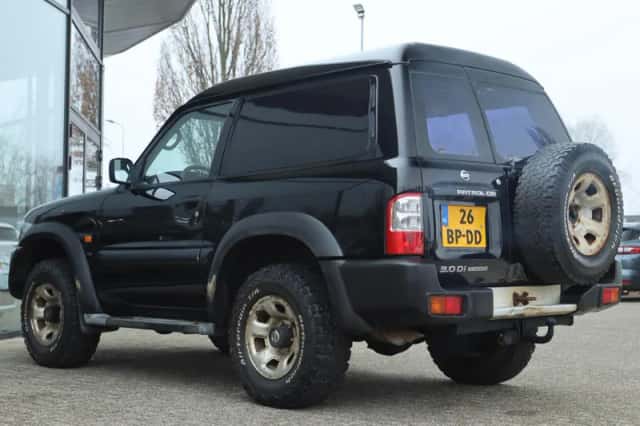 Nissan Patrol (2004) thumbnail 7
