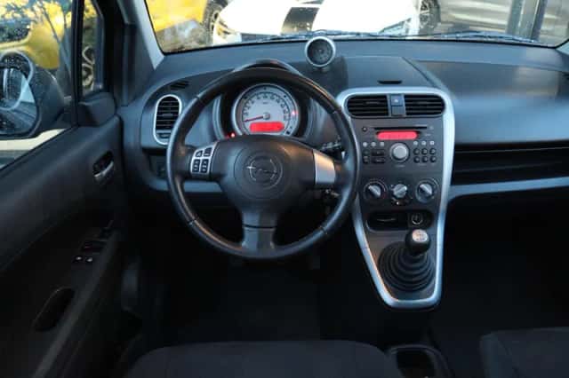 Opel Agila (2008) thumbnail 12