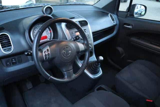 Opel Agila (2008) thumbnail 3