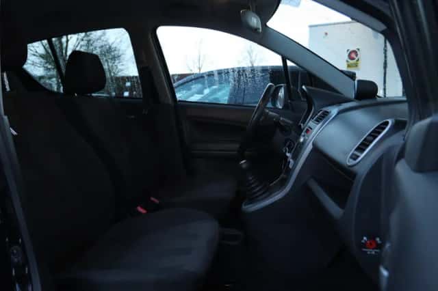 Opel Agila (2008) thumbnail 4