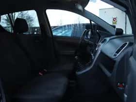 Opel Agila (2008) thumbnail 4