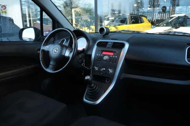 Opel Agila (2008) thumbnail 5