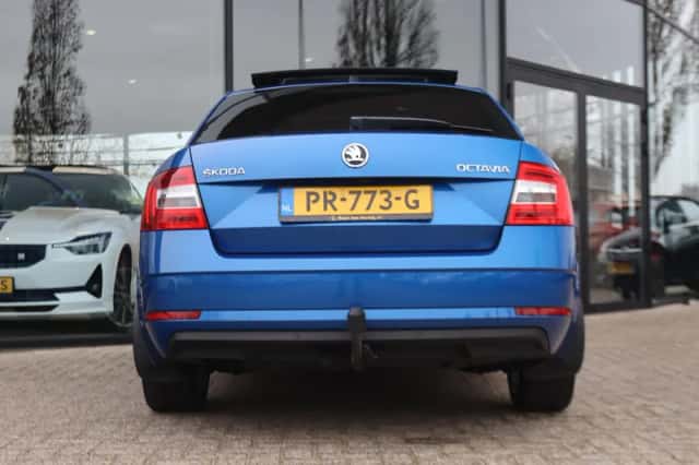 Škoda Octavia (2017) thumbnail 11