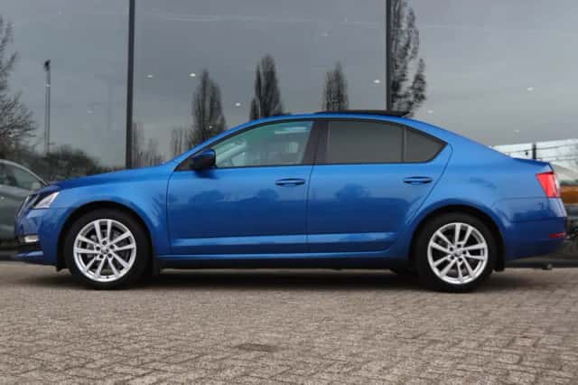 Škoda Octavia (2017) thumbnail 13